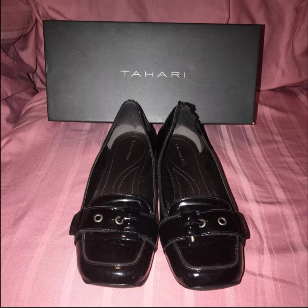 COPY - TAHARI patent leather flats